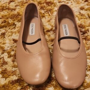 Steve Madden Tan Flats with Elastic Strap